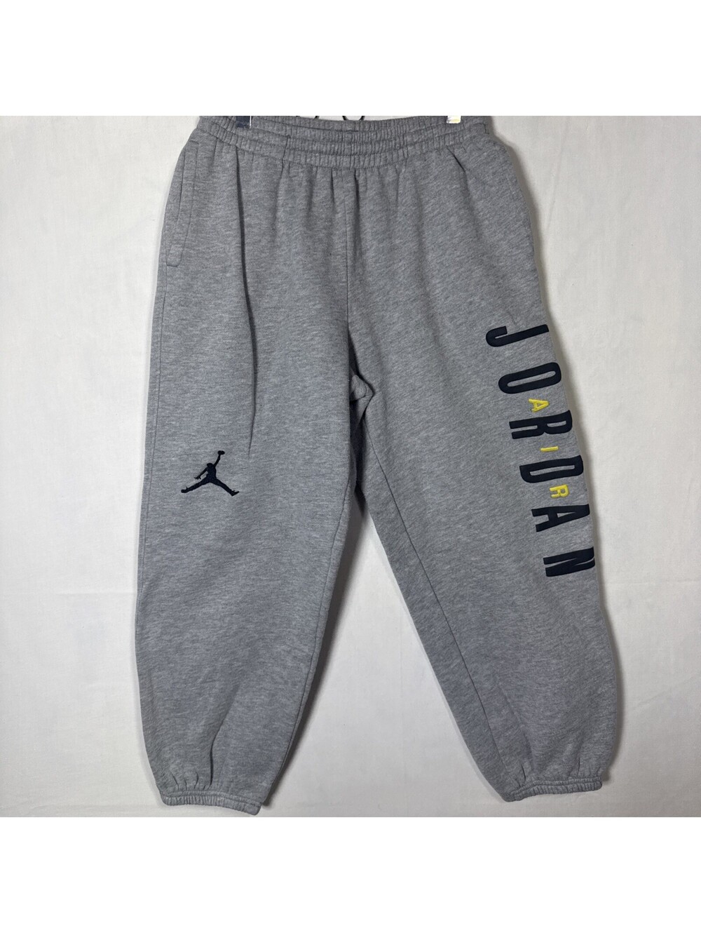 Jordan Boys Large Gray Fleece Sweatpants Jumpman Spellout Pants Size L 14-16